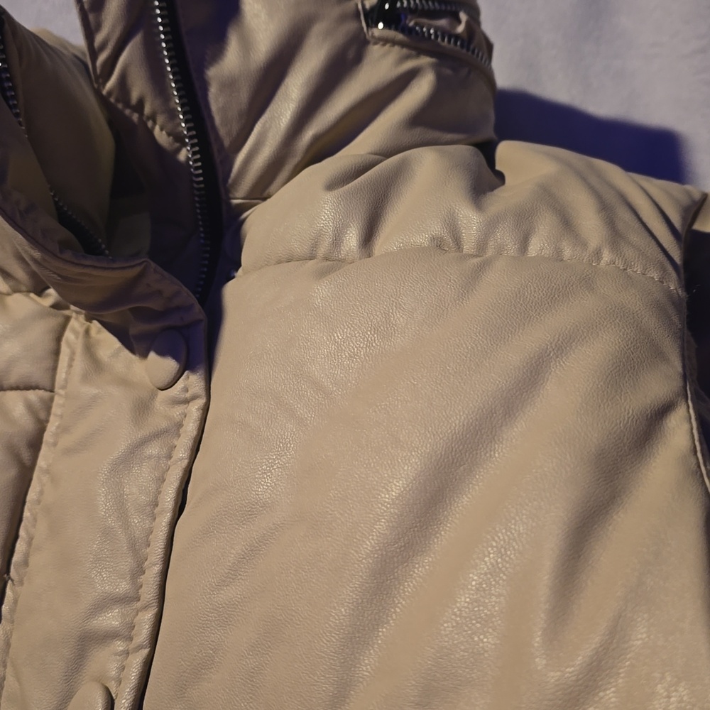 Tan Puffer Vest Steve Madden Like New Vegan leather - Picture 8 of 8